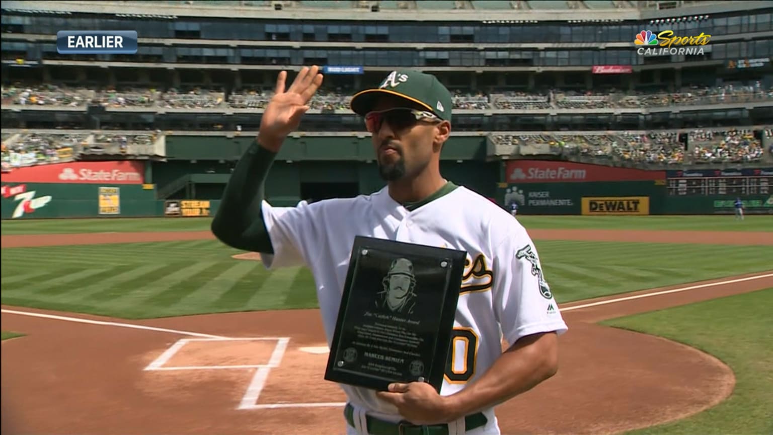 Semien gets Catfish Hunter Award 09/22/2019 Oakland Athletics