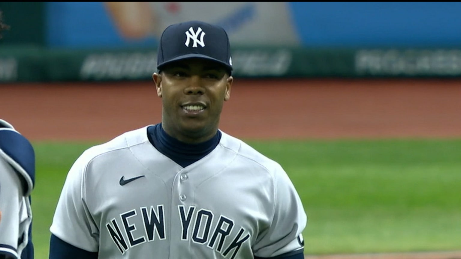 Aroldis Chapman earns the save, 04/22/2022