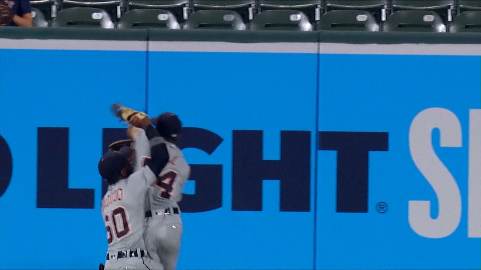 Hill, Baddoo collide in outfield 08/10/2021 Detroit Tigers