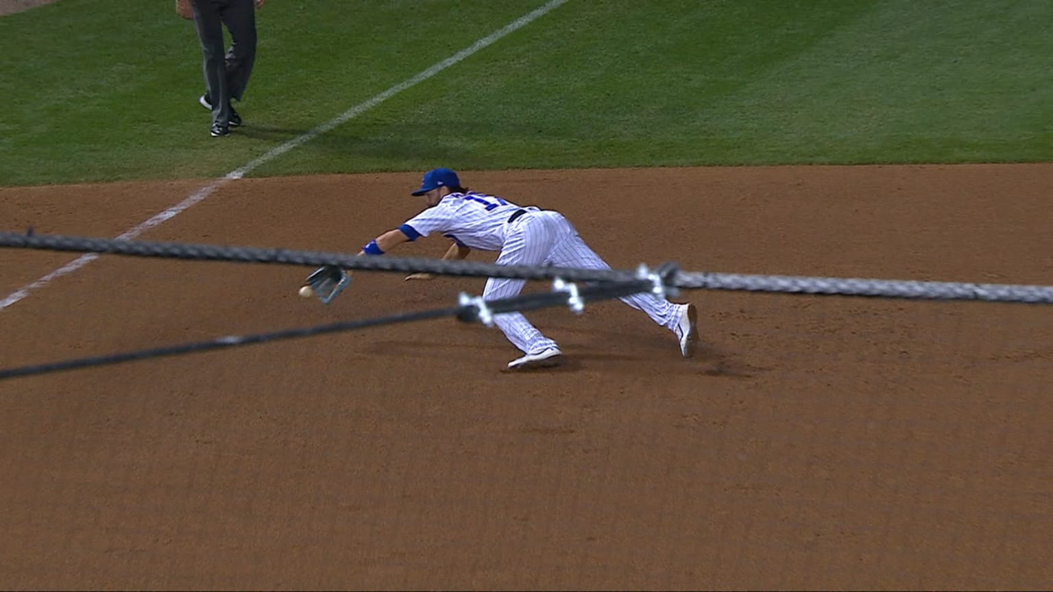 Kris Bryant's diving stop 08/04/2020 Chicago Cubs