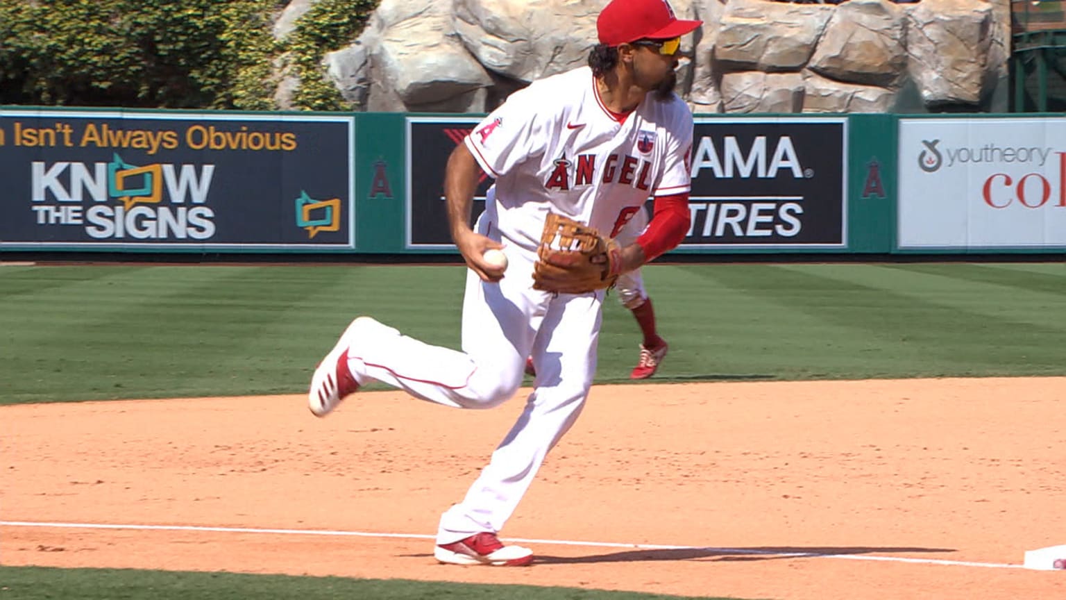 Rendon's off-balance throw | 08/16/2020 | Los Angeles Angels