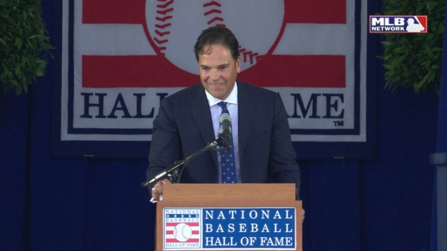 Mauer praises all in Twins Hall of Fame induction speech