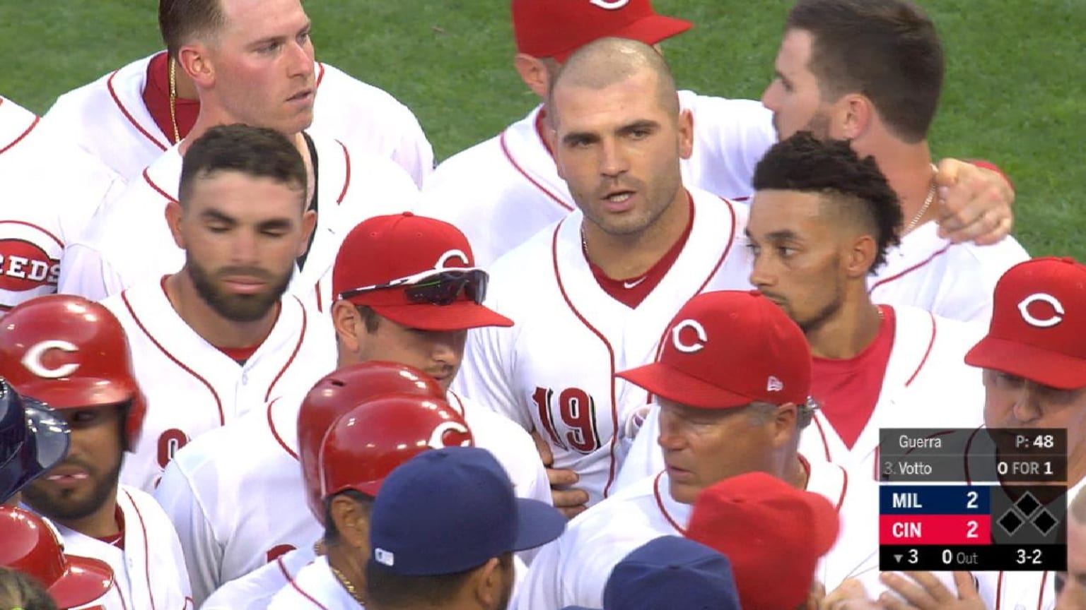 Benches clear in Cincinnati 06/28/2018 Cincinnati Reds
