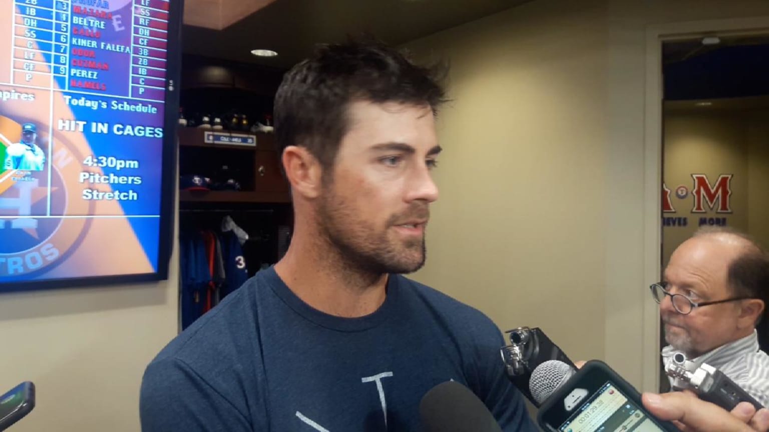 Cole Hamels' new mustache gave him a classic 1970s look