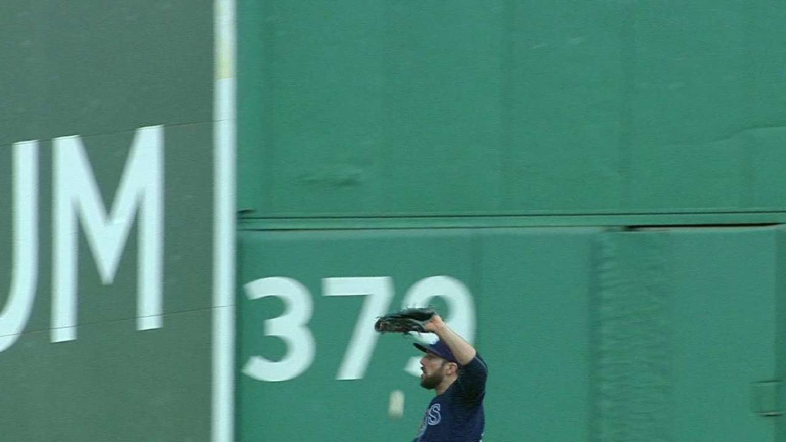 Betts reaches on error | 07/09/2016 | MLB.com