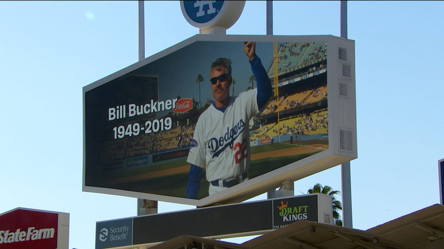 Video Tributes pour in for baseball legend Bill Buckner - ABC News