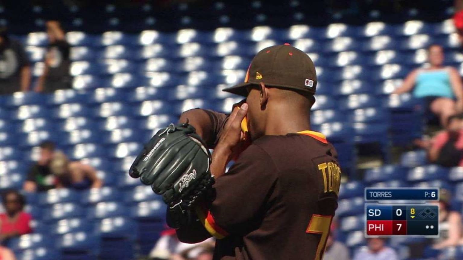 PHI@SD: Gwynn Jr. gets a warm ovation in San Diego 