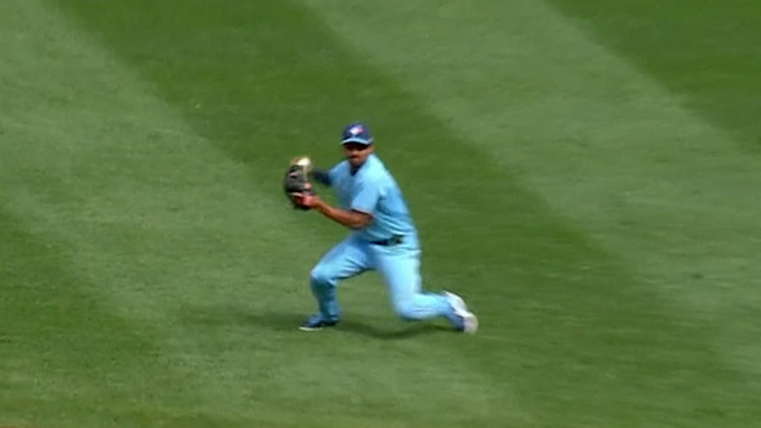 Marcus Semien makes a diving play in the 5th inning | 04/01/2021 ...