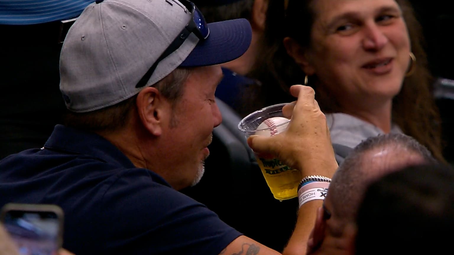 Fan catches ball in beverage 04/08/2022 Tampa Bay Rays