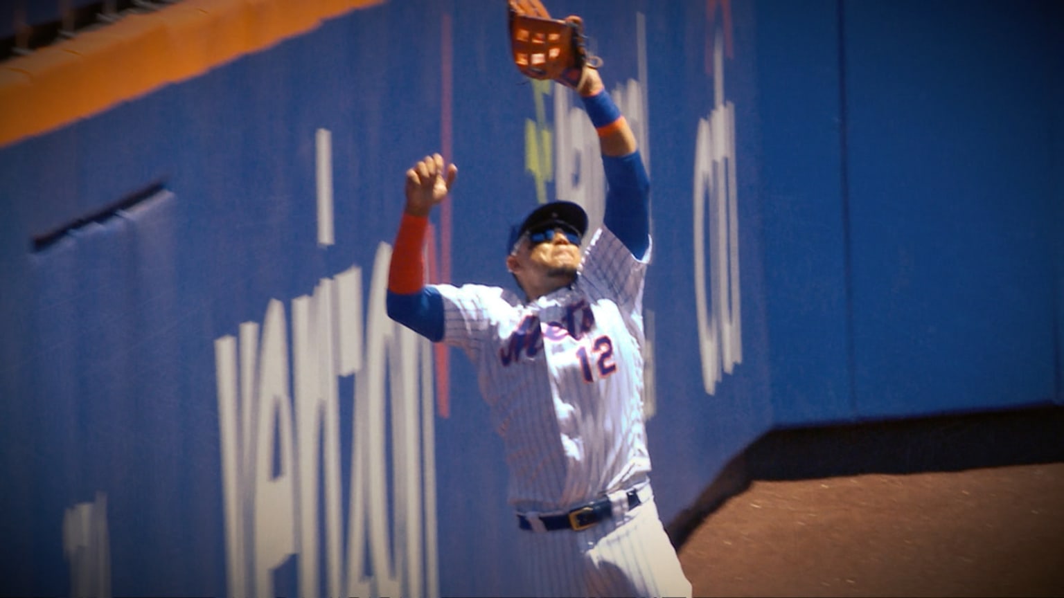 Daily Dash: Lagares leaps, Rojas lays out | 06/07/2019 | MLB.com