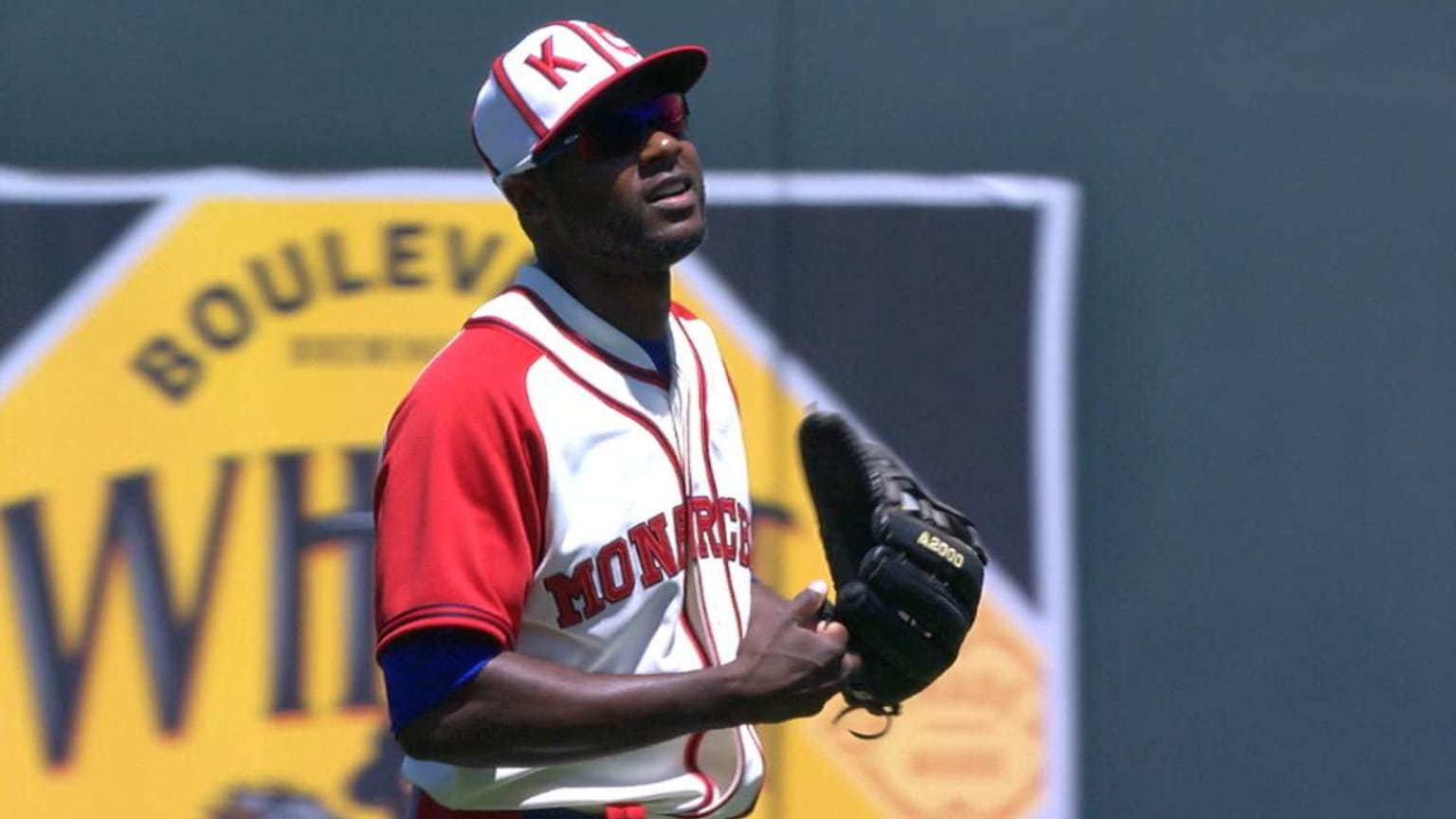 Dressed to the Nines - Uniform Database  Pittsburgh pirates baseball,  Baseball uniforms, Minnesota twins baseball