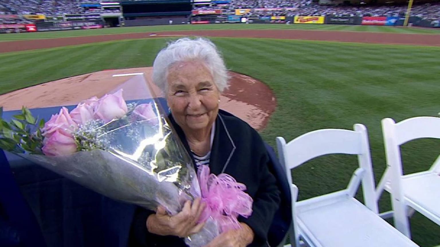 Grandma streams mlb store
