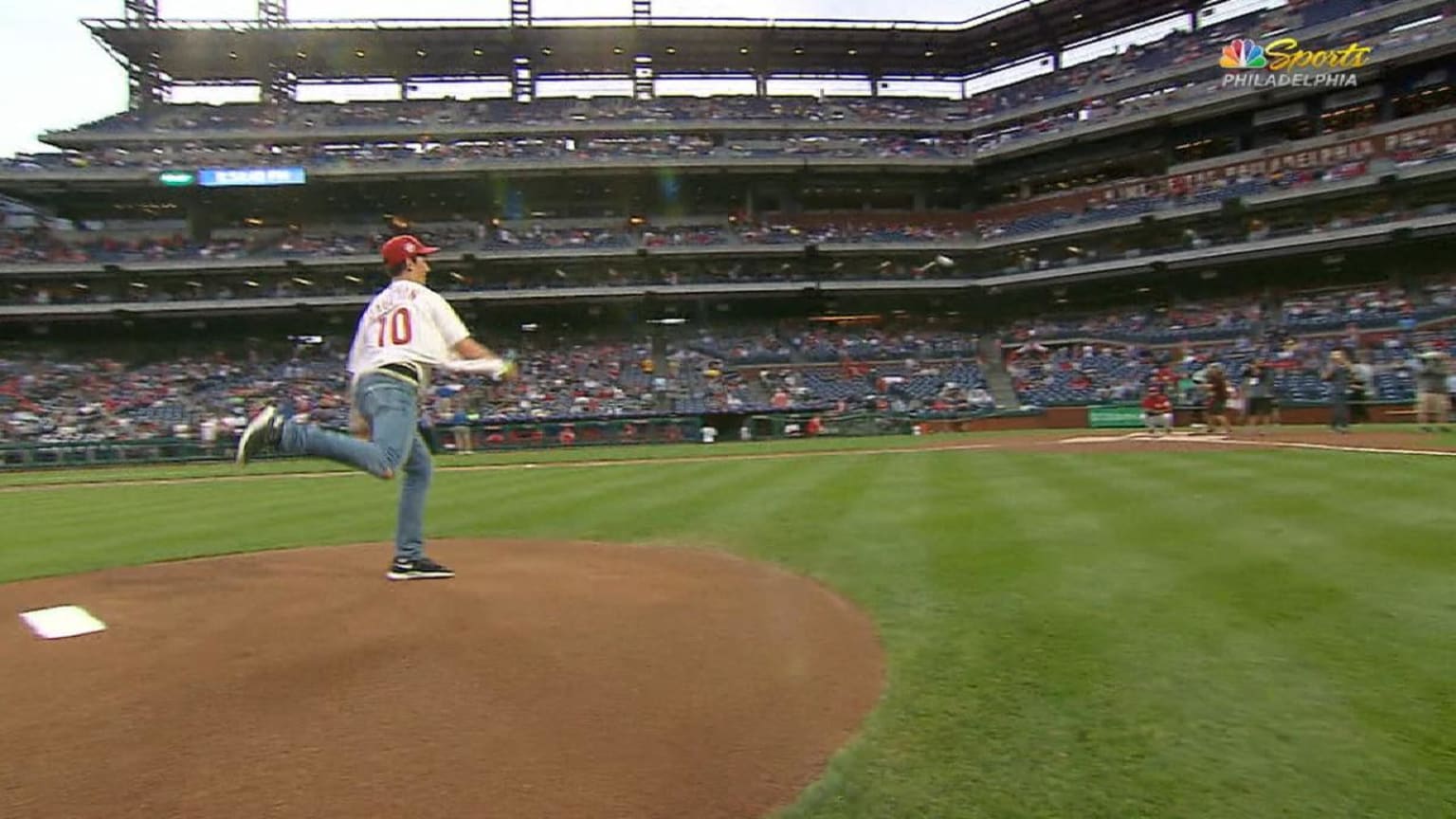 Miles Teller throws out the first pitch for his hometown Philadelphia  Phillies