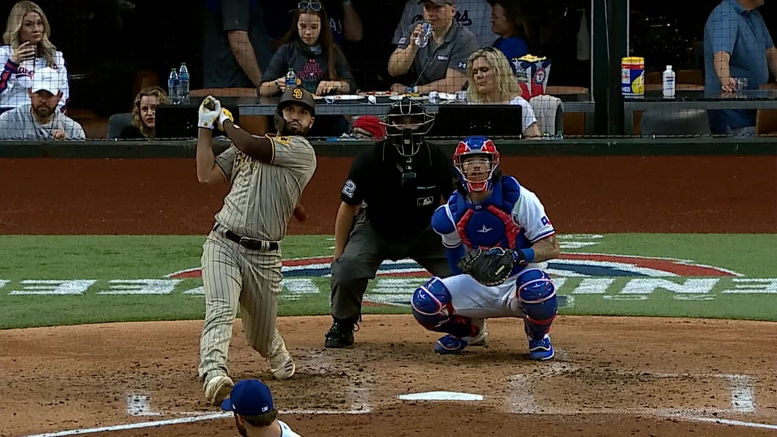 Eric Hosmer crushes solo home run to right-center | 04/10/2021 | MLB.com