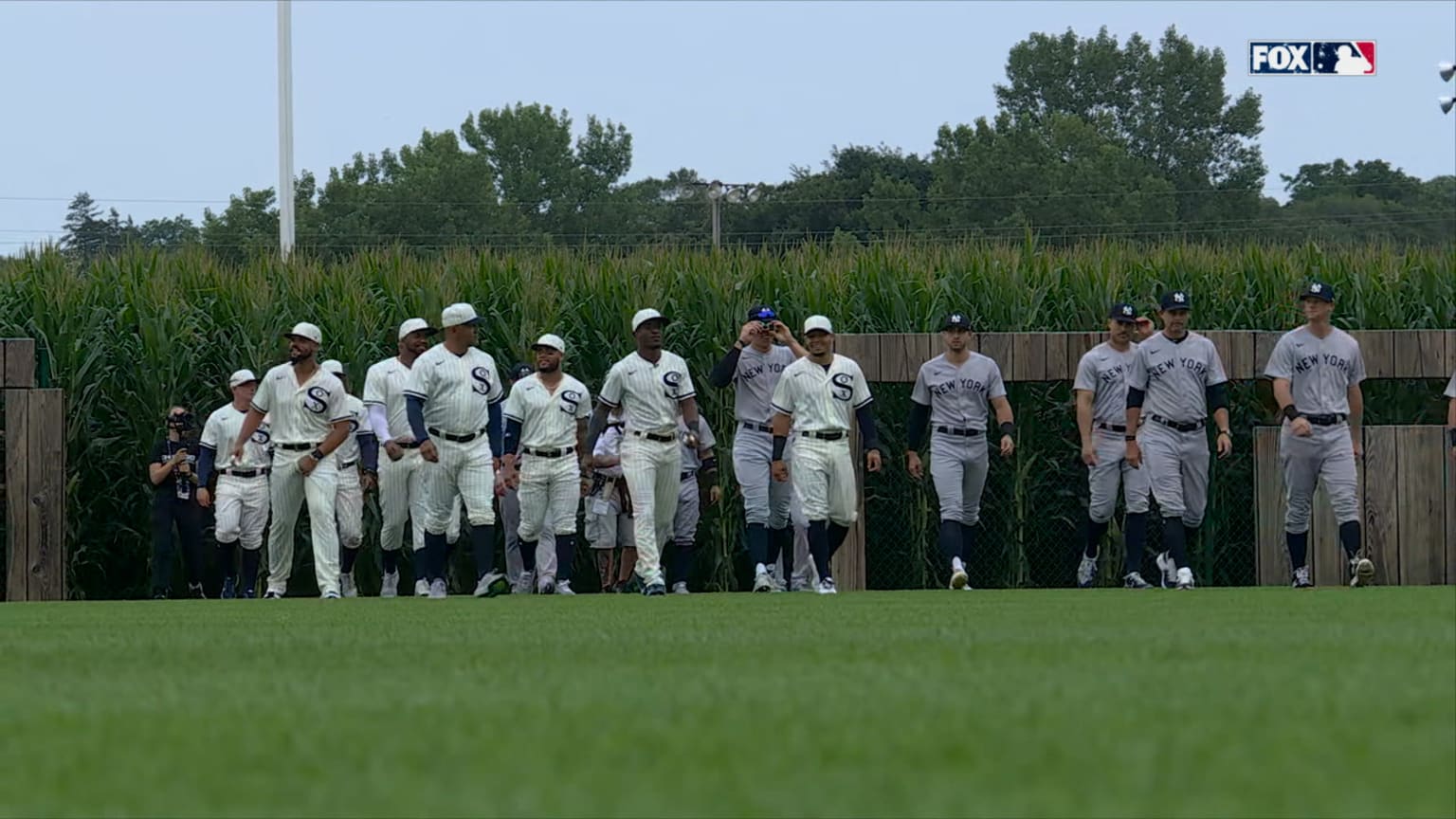Yanks, Sox enter Field of Dreams | 08/12/2021 | MLB.com