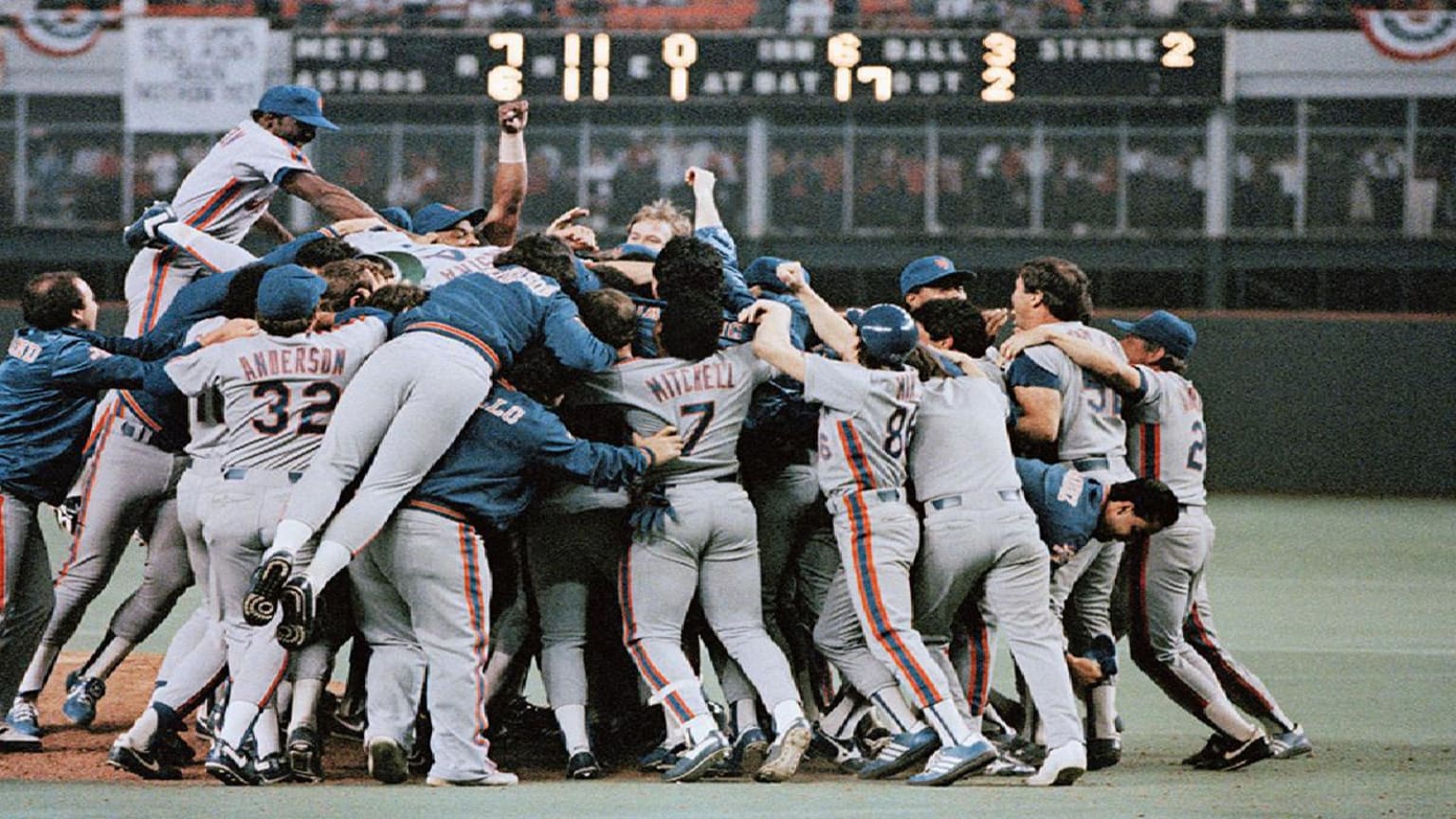 Mets beat Astros in 16 | 10/15/1986 | MLB.com