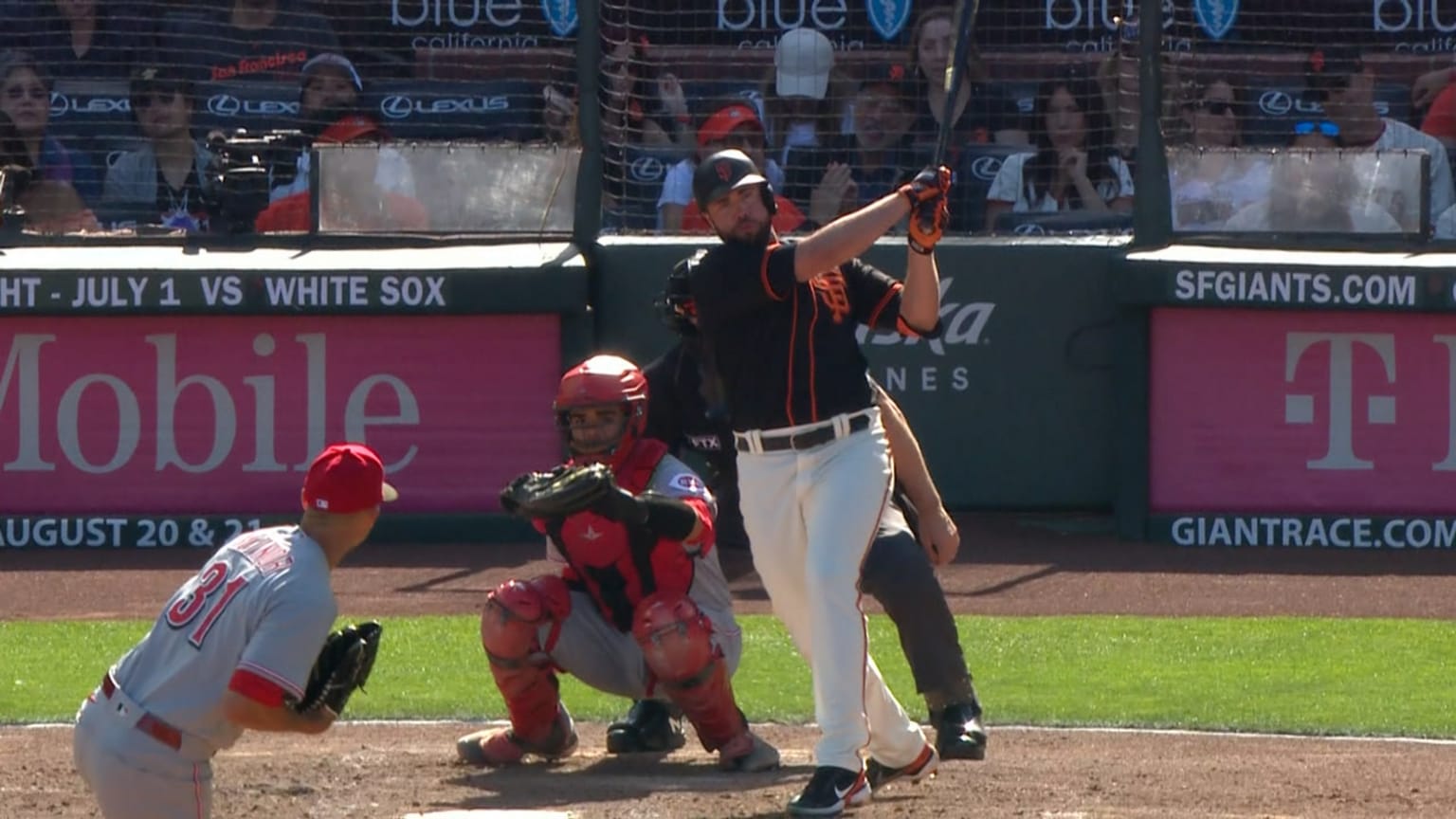 Darin Ruf hits an RBI single to left field | 06/25/2022 | San Francisco ...