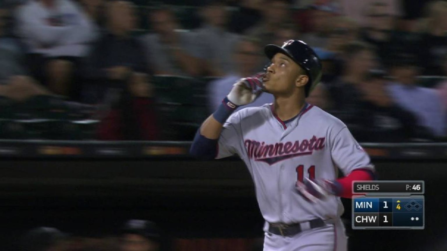 2008 NLDS Gm1: Manny crushes a solo homer in the 7th 