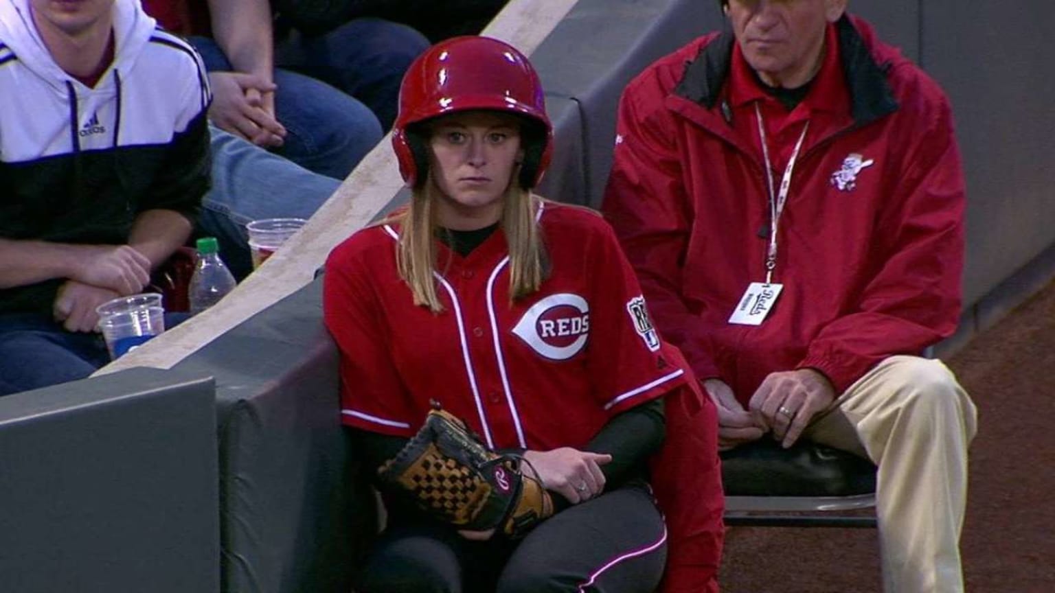 CHC@CIN: Reds welcome ballgirls from RBI program | 04/21/2016 ...