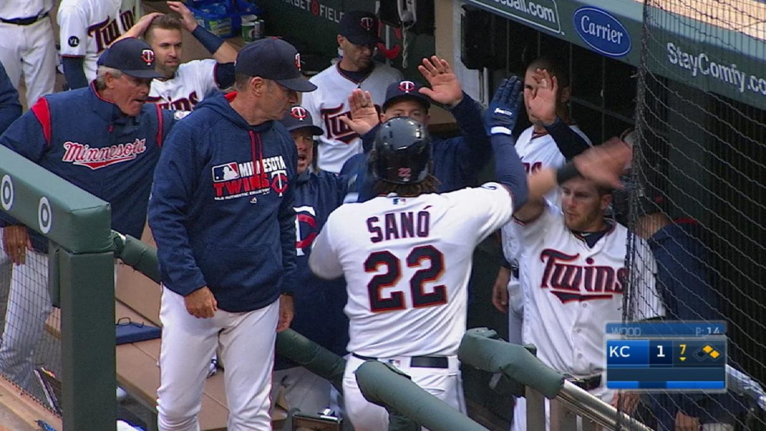 Twins score six in the 7th 04/03/2017 Minnesota Twins