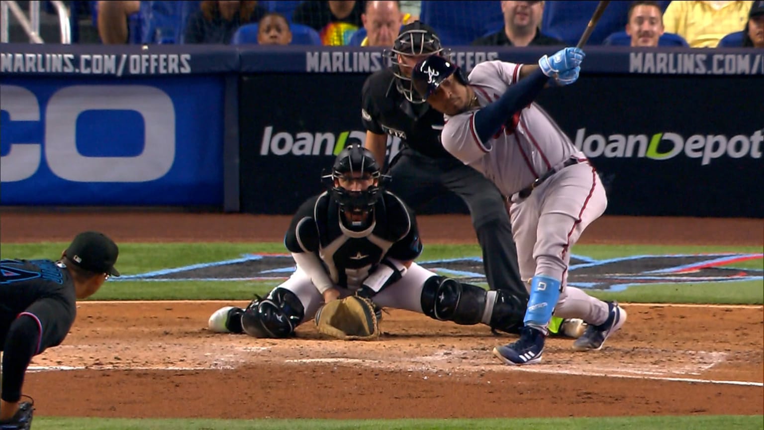 Los Bravos anotan 3 en la 4ta ante los Marlins 13/08/2022 Los