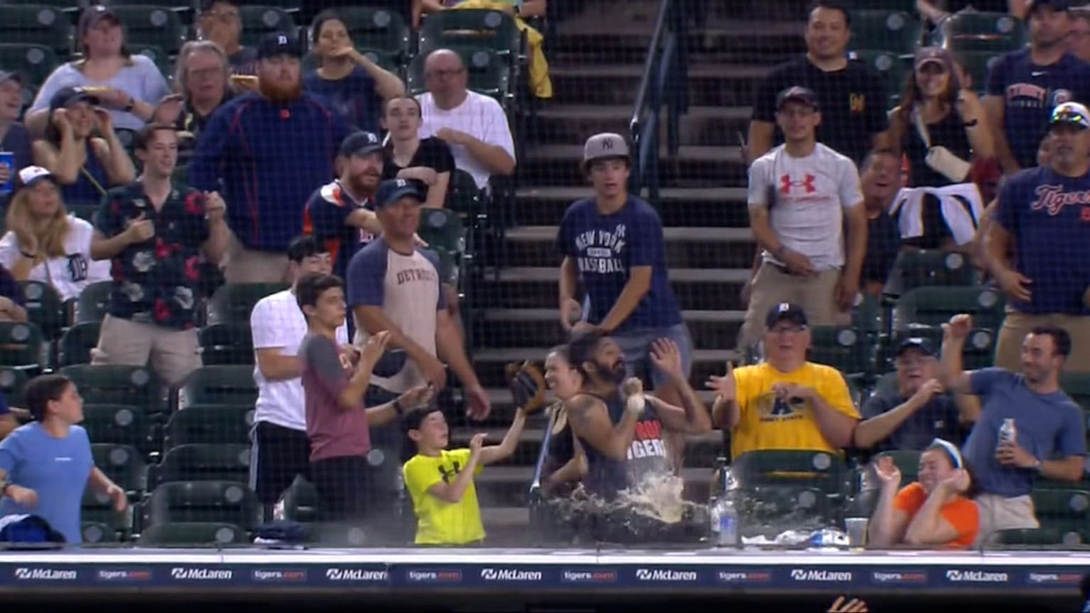 Detroit Tigers fan catches 5 foul balls in 8 innings