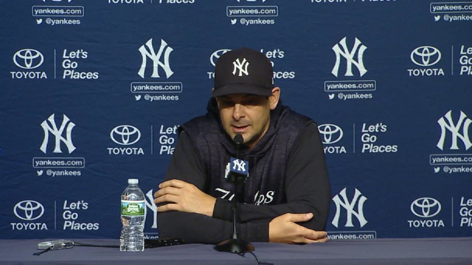 Yankees' Aaron Boone snaps at media after legitimate question about sinking  team 