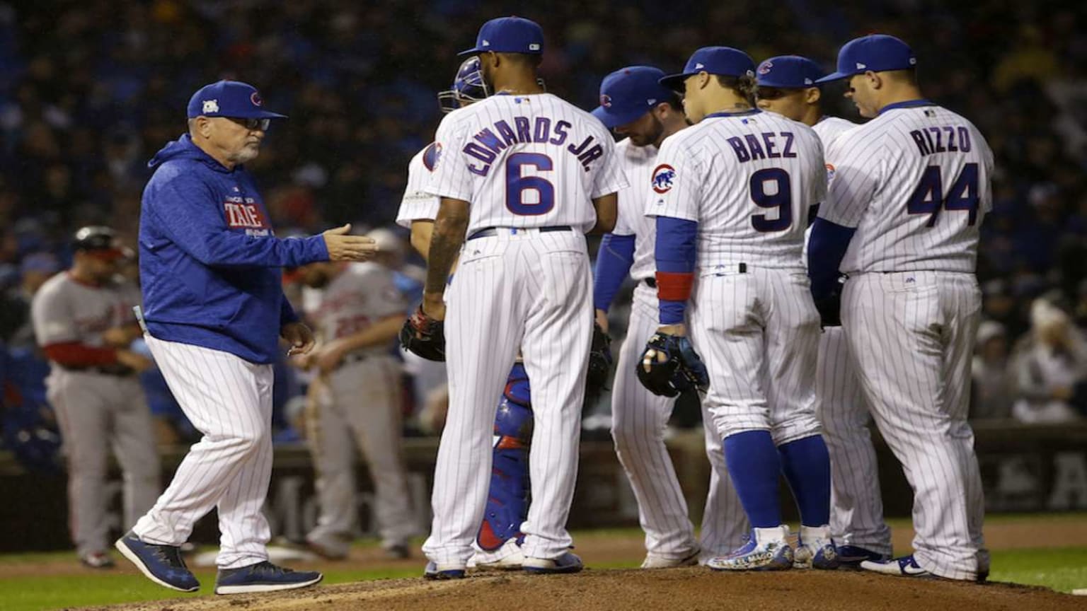 Maddon habla del cambio de lanzador | 11/10/2017 | Lasmayores.com Maddon habla del cambio de lanzador | 11/10/2017