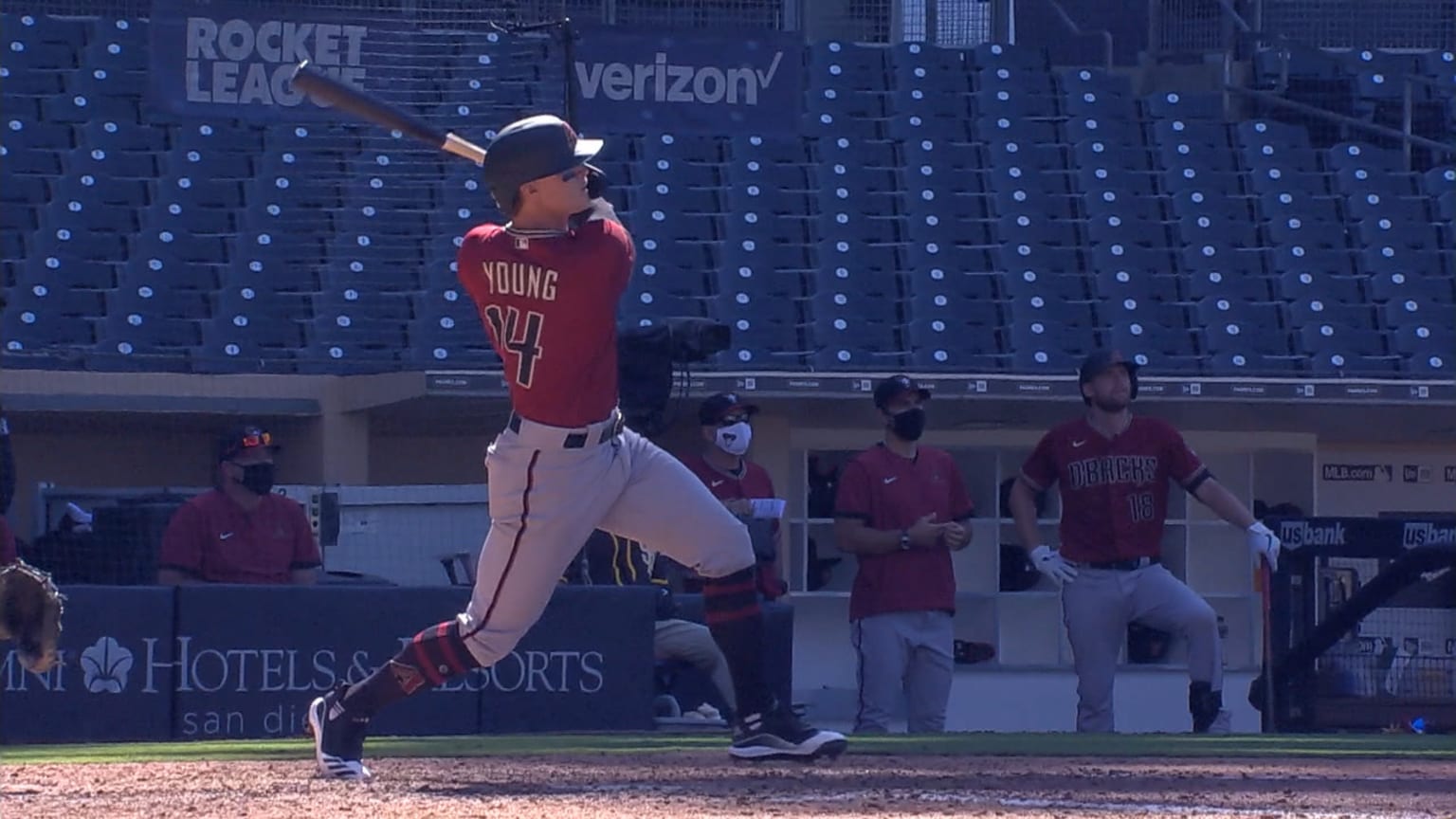 Watch Andrew Pinckney's monster home run to give Alabama baseball lead over  Troy