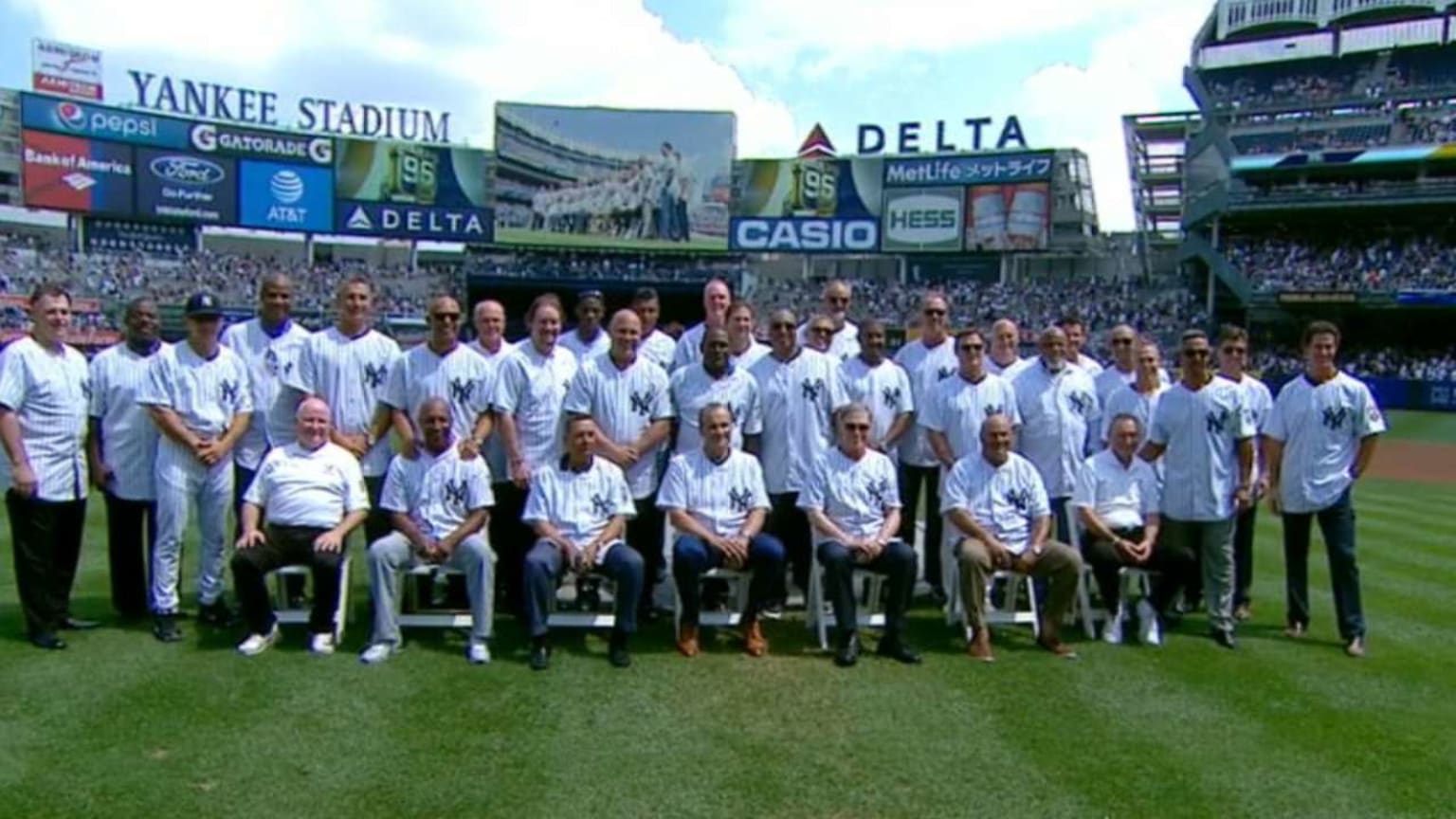Bombers honor 1996 World Series title team