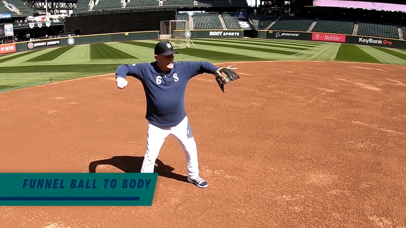 Favorite in Mariners camp might be 66-year-old Perry Hill