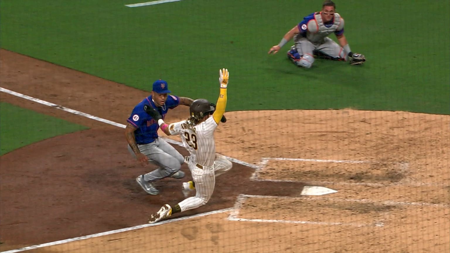 Tatis Jr Scores On Wild Pitch 06 03 21 Mlb Com