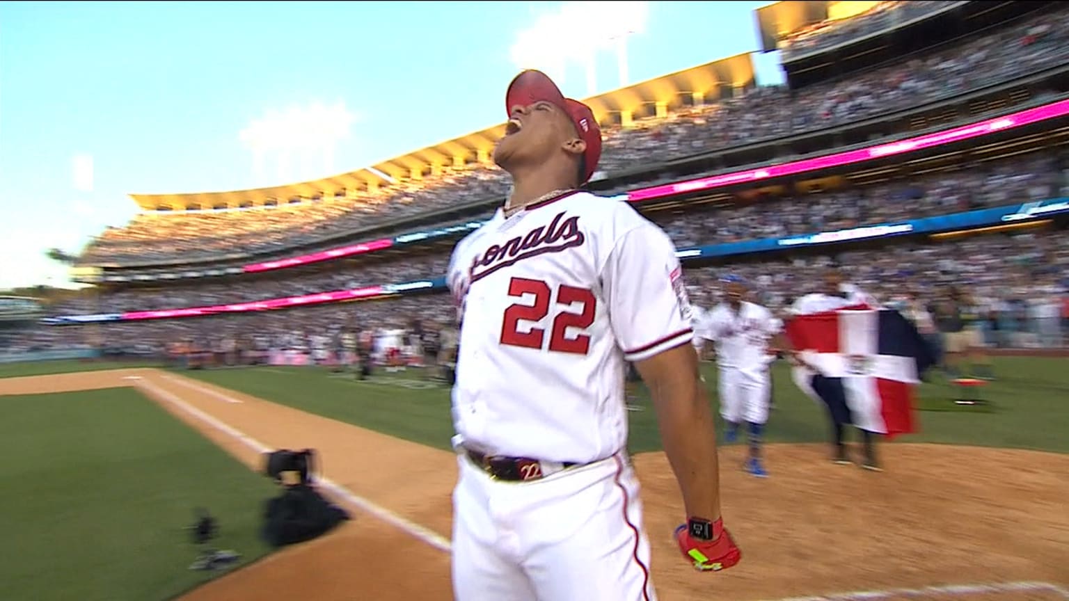 JUAN SOTO WINS THE 2022 HOME RUN DERBY 🏆 The two-time Silver Slugger now  has the HR Derby crown!
