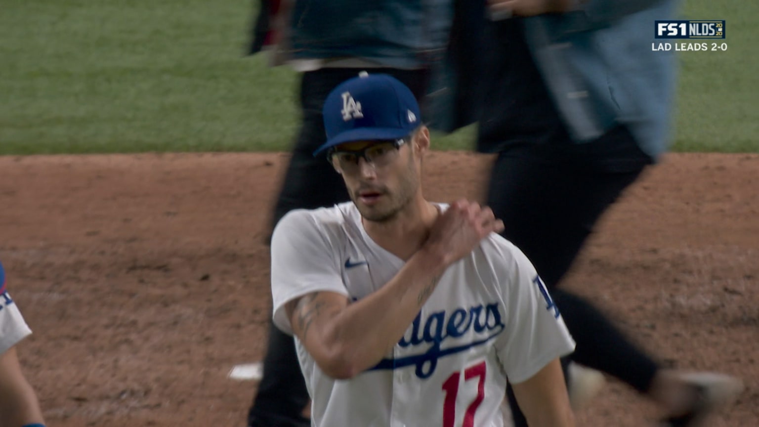 Joe Kelly gets Hosmer to groundout for the final out | 10/07/2020 | Los ...