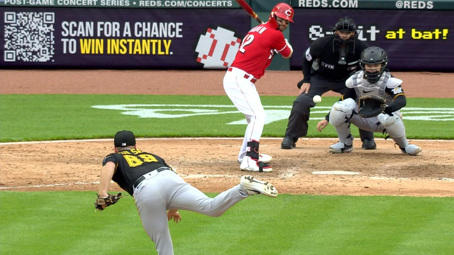 Tyler Naquin leads Reds to win over Pirates