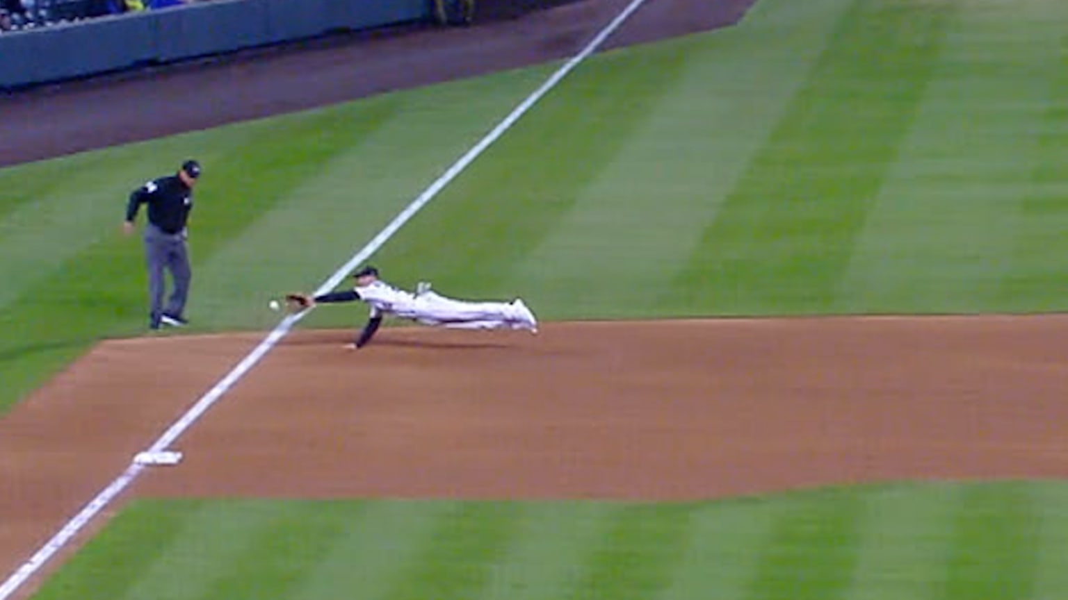 Ryan McMahon's diving catch 04/24/2021