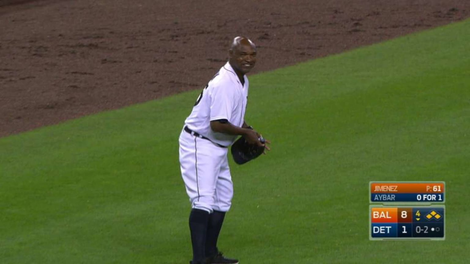 Thirdbase coach hit with foul 09/10/2016