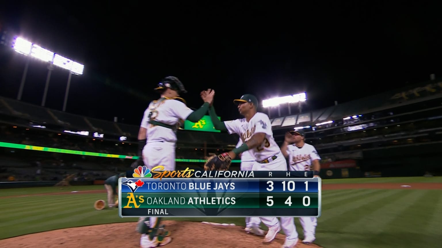 Lou Trivino seals A's win, 04/12/2021