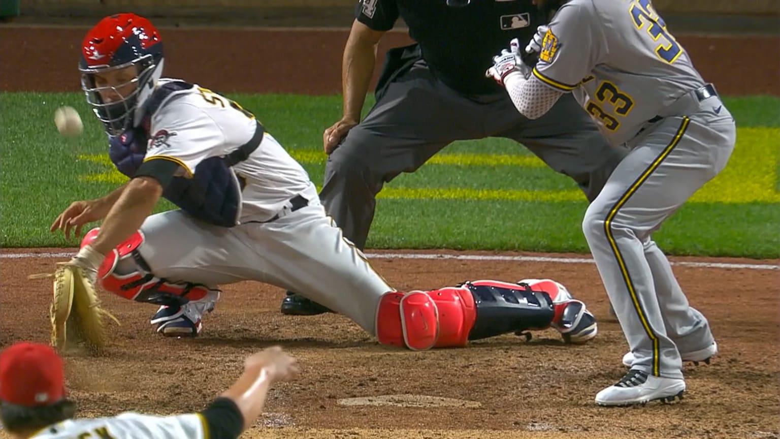 Keston Hiura Scores On Wild Pitch 07 02 21 Milwaukee Brewers