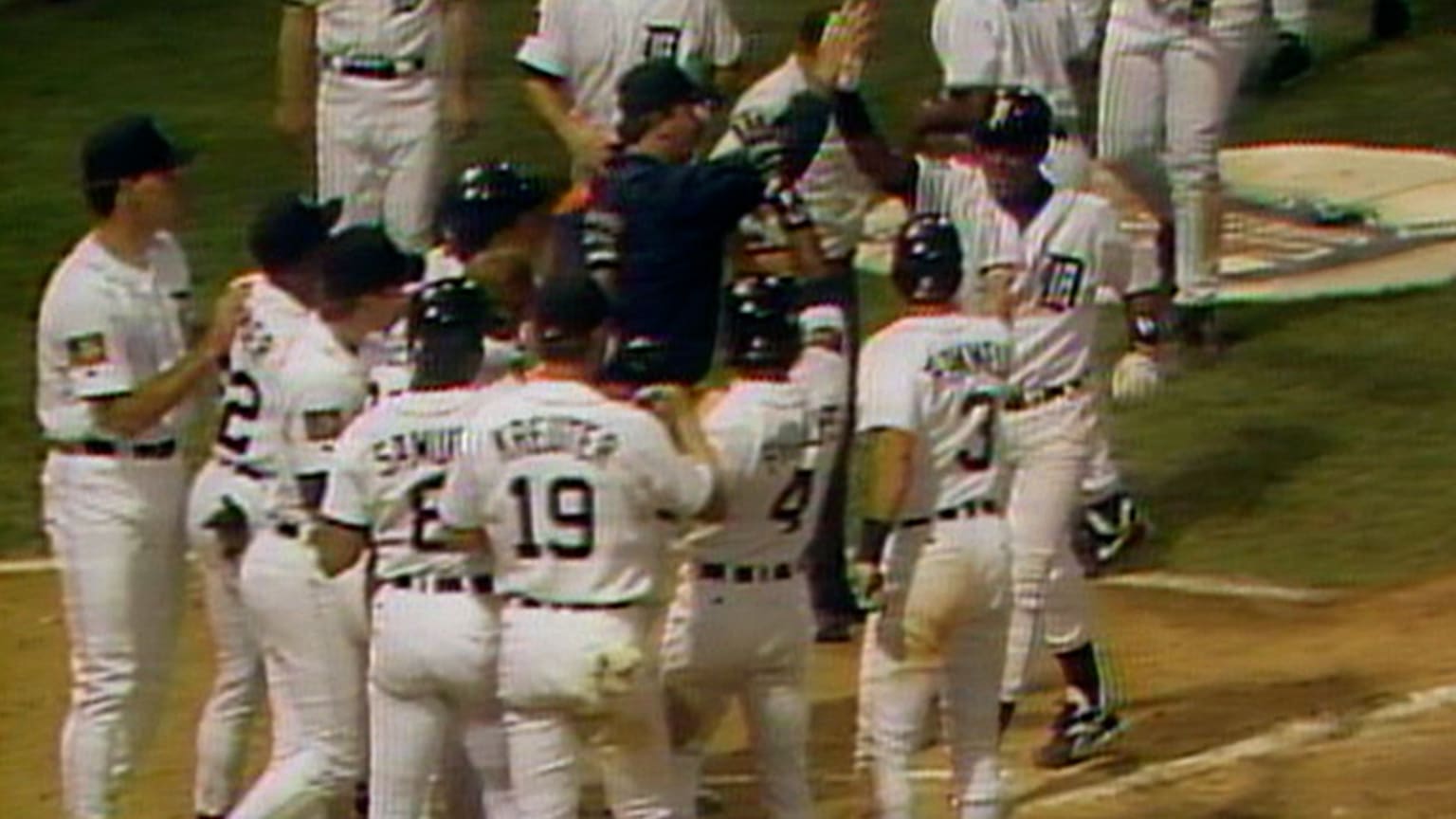 Echo of a roar: Lou Whitaker visits hallowed ground before 1984 Detroit  Tigers reunion 