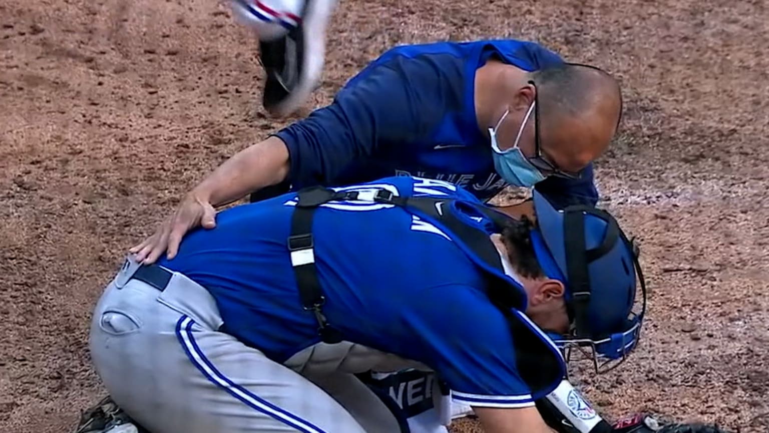 Danny Jansen pulled out of the game after knee injury | 04/05/2021 ...