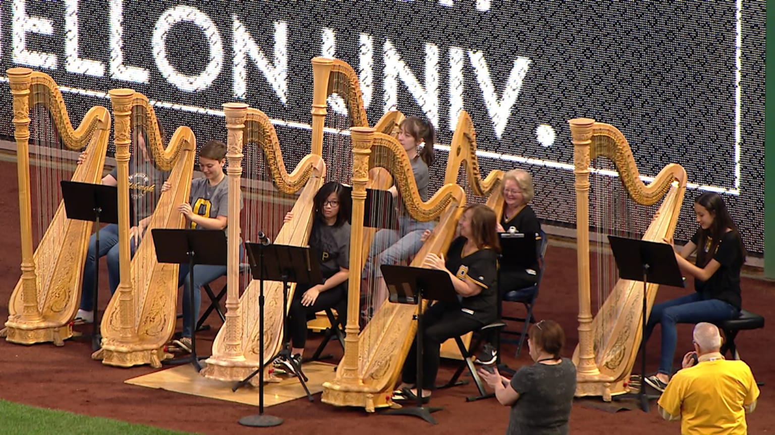 Harps Choir performs at PNC 09/24/2019 Pittsburgh Pirates