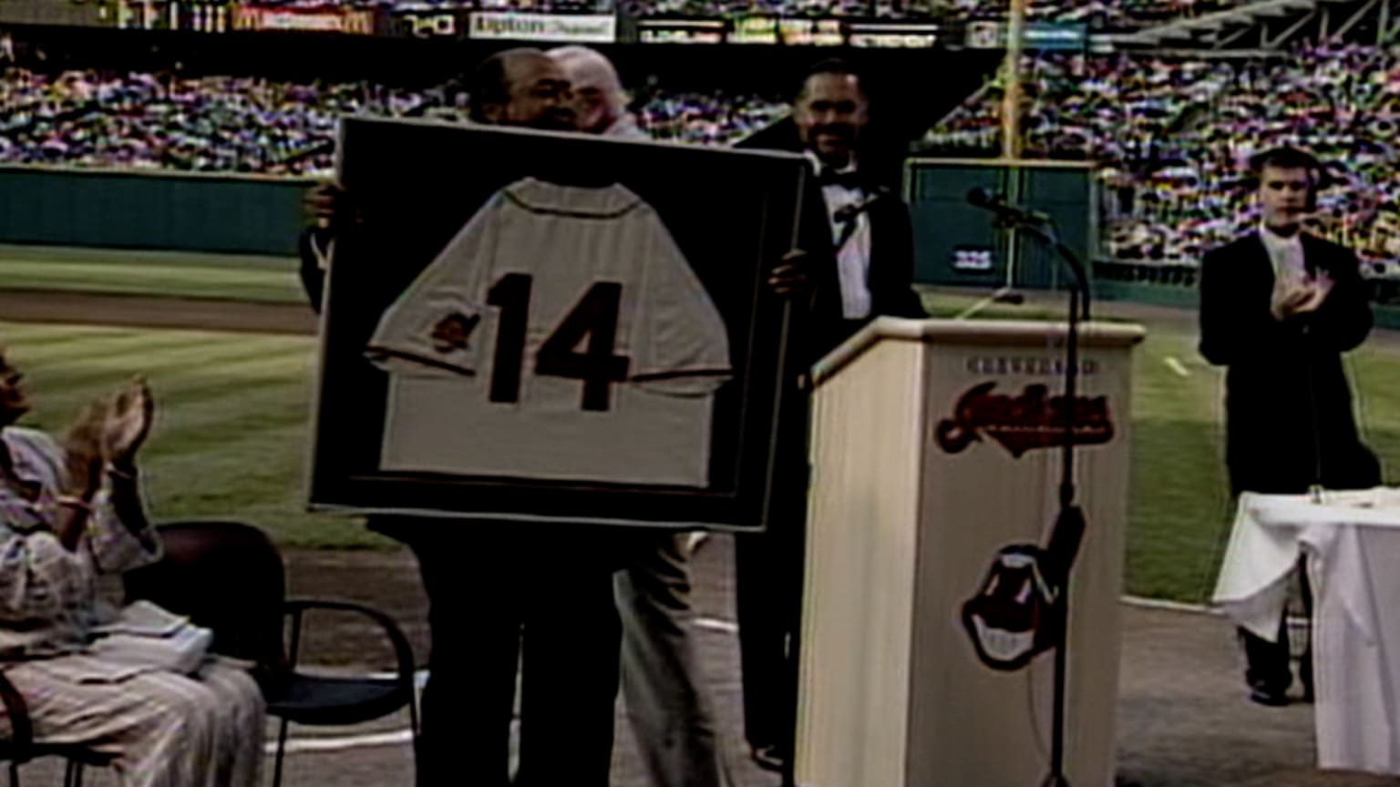 Larry Doby has his number retired in Cleveland | 07/03/1994 | MLB.com