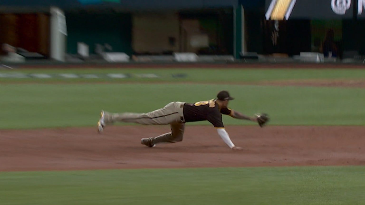 Manny Machado Makes A Diving Catch At Third Base 10 07 2020 San