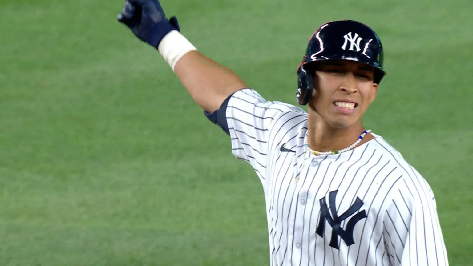 Oswaldo Cabrera's first hit