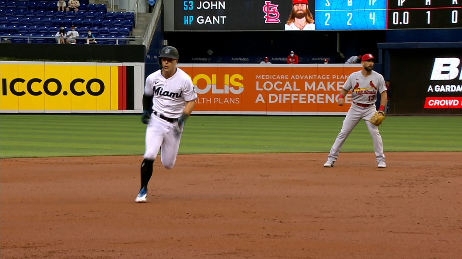 Corey Dickerson scores on fielding error | 04/06/2021 | Miami Marlins