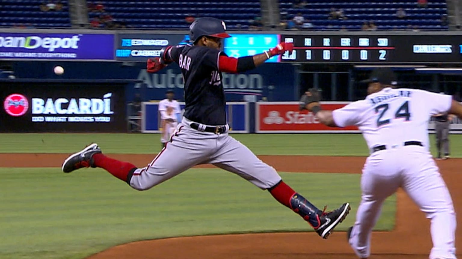 Escobar safe at 1st stands 08/25/2021 Washington Nationals