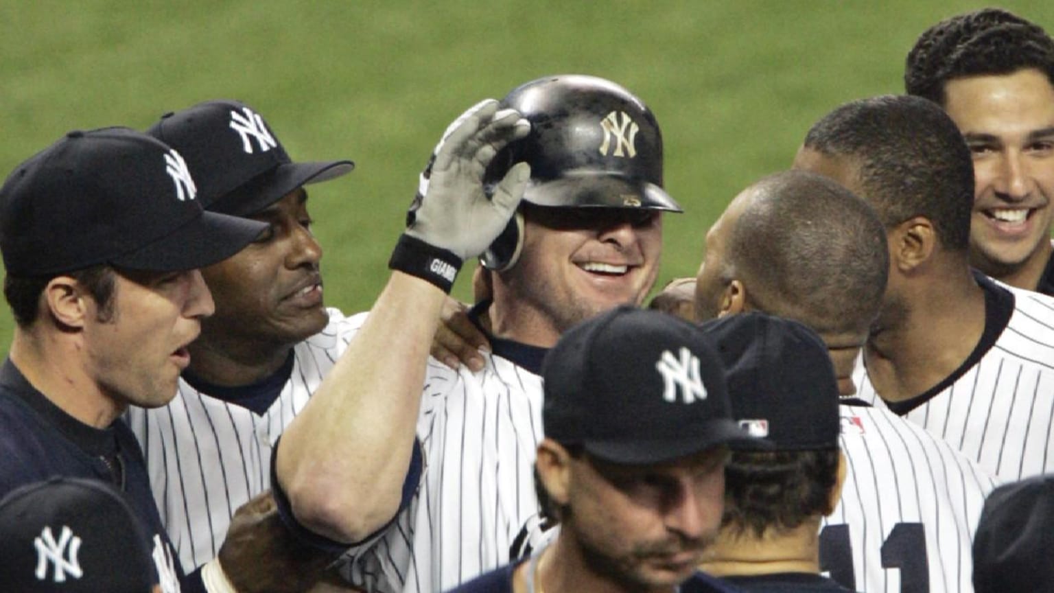 Giambi wins it with a walk-off homer 