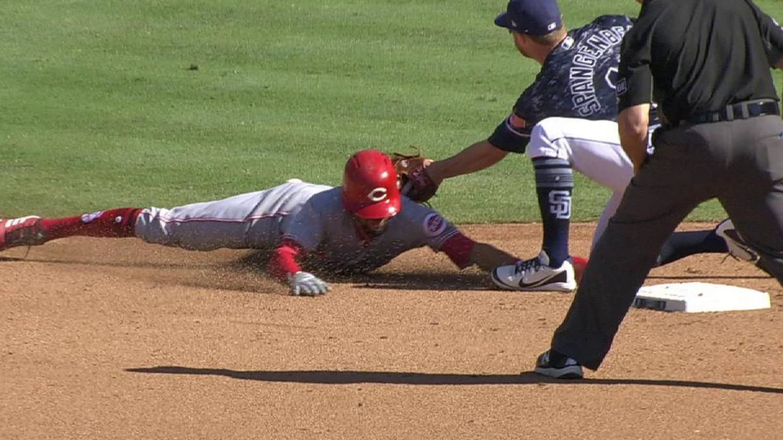 Video: Billy Hamilton made a ridiculous diving catch to end game