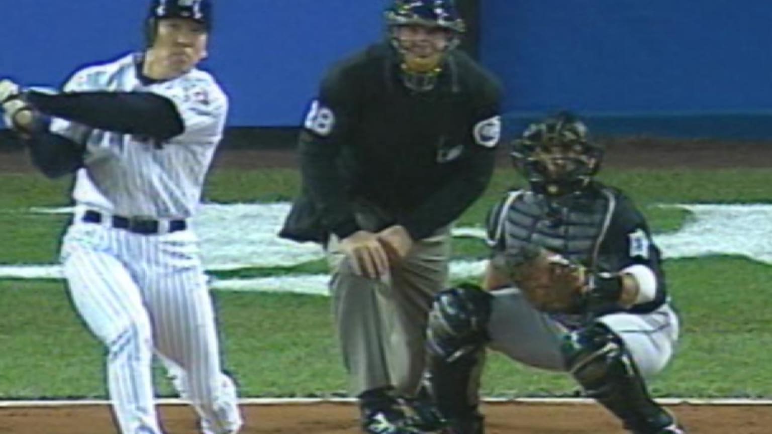 2003 WS Gm2: Hideki Matsui blasts three-run home run | 10/19/2003